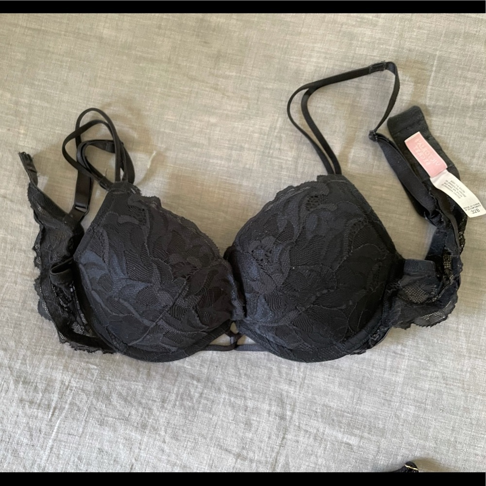 Victoria’s Secret black lace push up bra - 32B